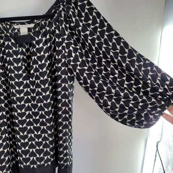 Diane von Furstenberg black heart silk top - Picture 4 of 5